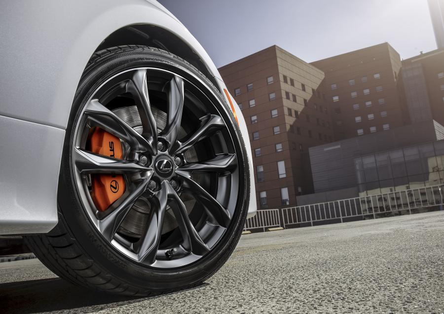 Колеса Lexus RC350 F-Sport 2018 года  (NA) (фото 13 из 13)